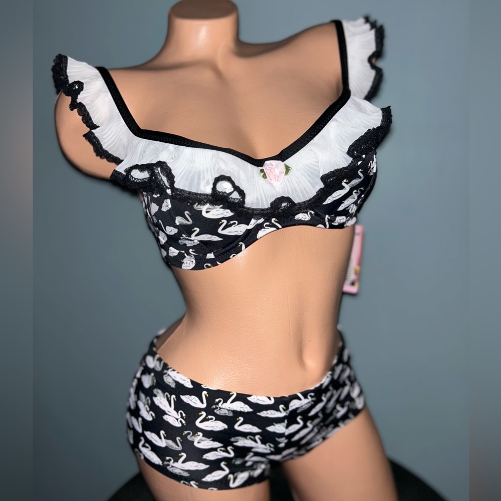 Betsey Johnson black white swan lake bikini swimsuit boy short ruffle dollbaby - Picture 4 of 8